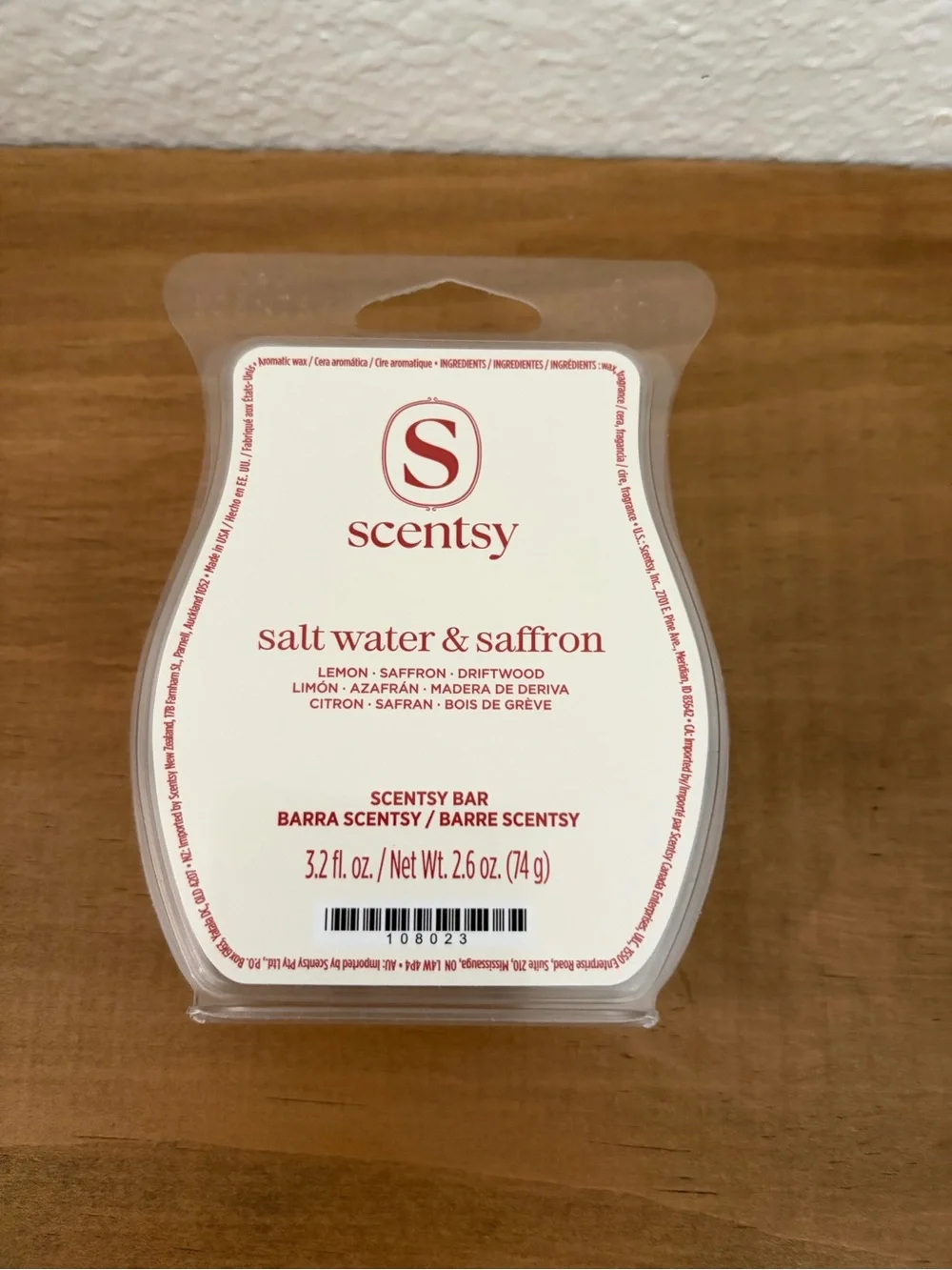Scentsy Salt Water & Saffron Wax Bar - Cream & Red Text